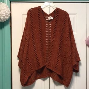 Crocheted cardigan/poncho